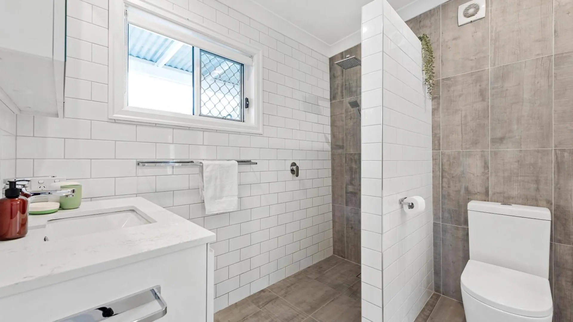 Apartamento Charming Cottage Short Distance To Cbd With Parking Brisbane